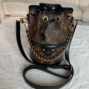 BRAND NEW! CANOE BUCKET BAG -M83480